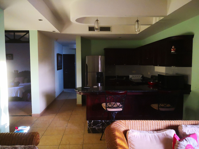 Others 5, Beachfront Jaco Condos - Fully Equipped - 6 Pax, Garabito