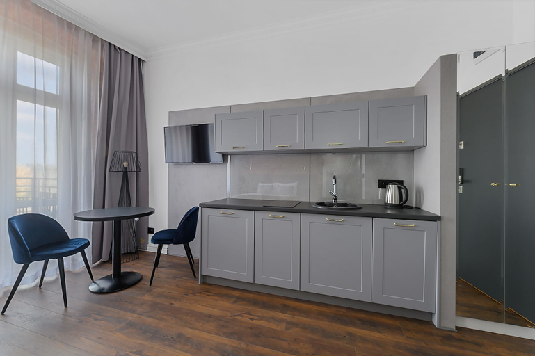 Dining Room 10