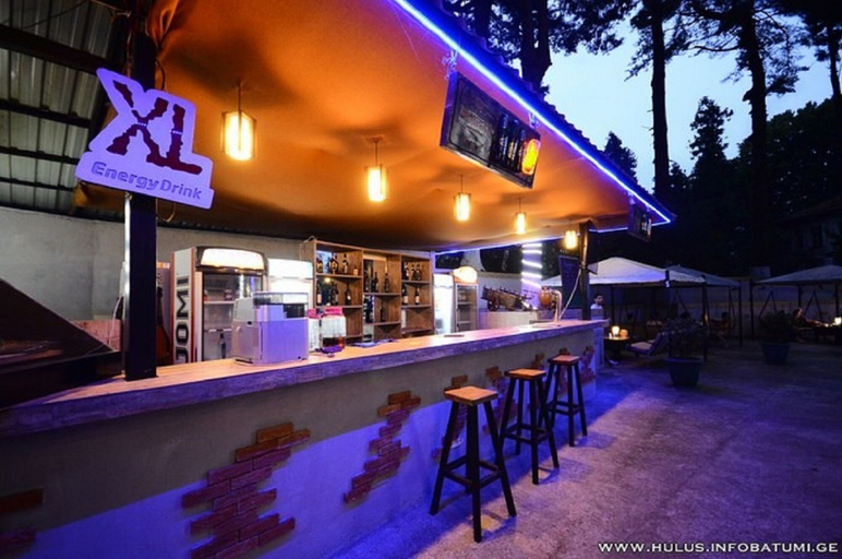 Food & Drinks