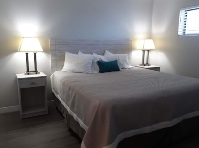 Bedroom 3, Surf Suites, New Hanover