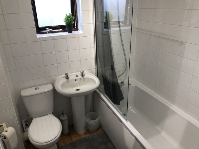 Bathroom, Swale Corner, Northamptonshire