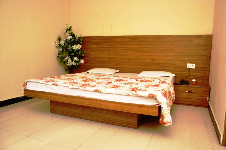 Bedroom 3, Hotel Sudarshan Palace, Bhopal