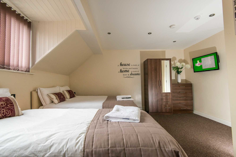 Bedroom 2, Snooze Apartments Flat 56, Bradford