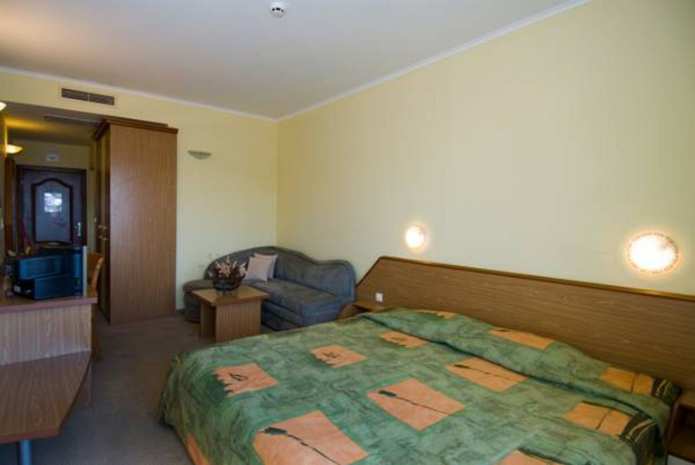 Bedroom 3, Hrizantema- All Inclusive Hotel, Nesebar