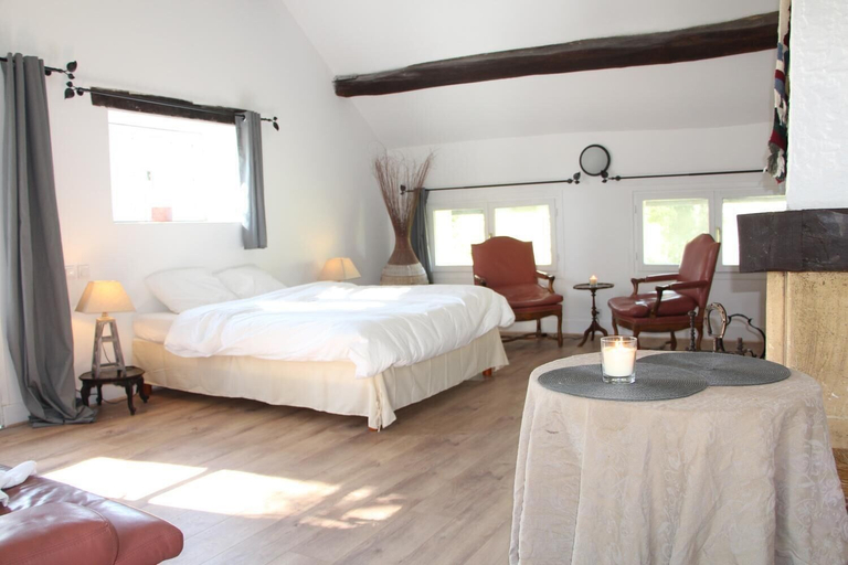 Bedroom 3, Domaine de Marguerite, Essonne
