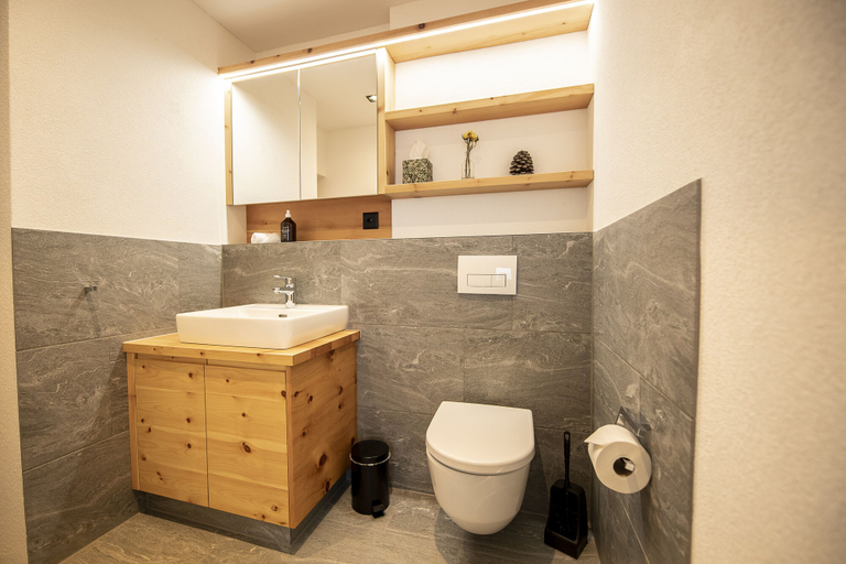 Bathroom 3, Flem Mountain Lodge, Imboden