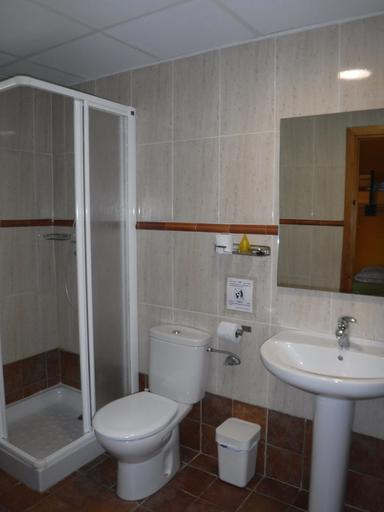 Bathroom 5, Tantaka - Albergue de los Meleses - Hostel, Huesca