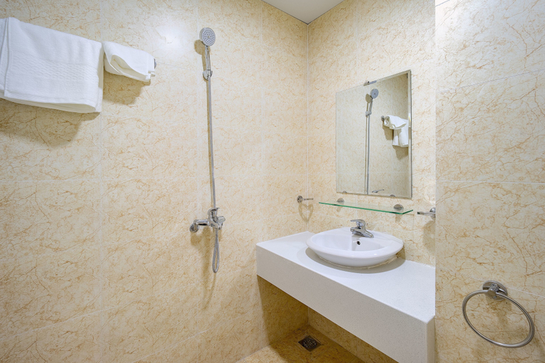 Bathroom 3, iSeaview Nha Trang Beach Apartment, Nha Trang