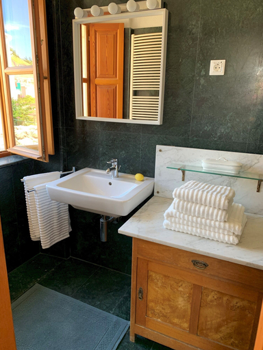 Bathroom 4, Hedera Estate, House Hedera VI, Dubrovnik