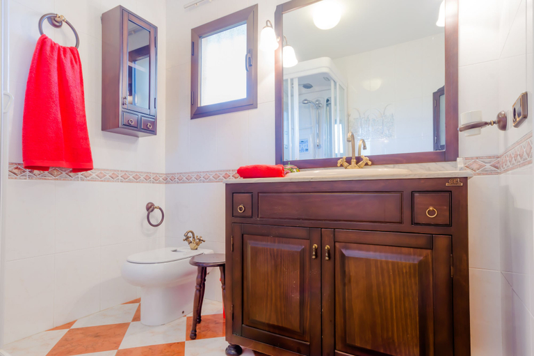Bathroom 4, Villa Sotavento, Cádiz