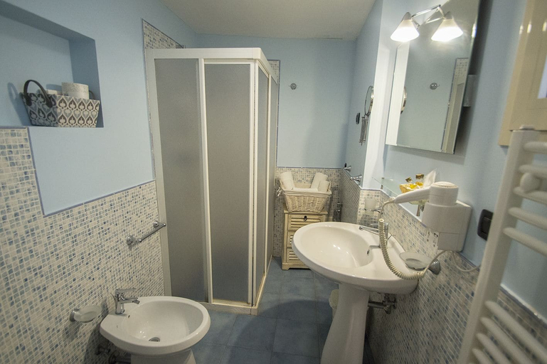 Bathroom 5, Michelangelo B&B, Lecce