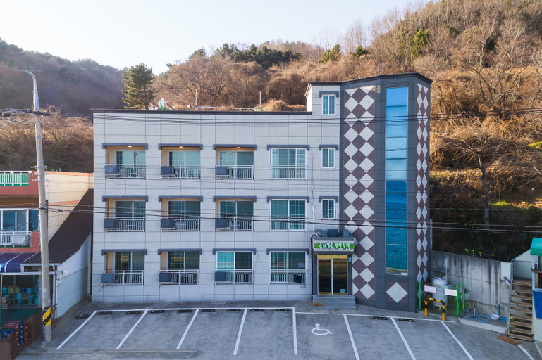Exterior & Views 2, Haelim Pension, Yeongdeok