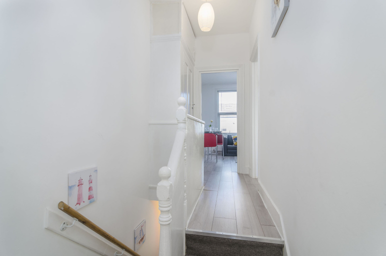 Others 5, The Rock Apartments, London