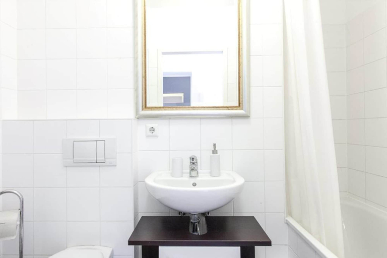 Bathroom, Alte Schönhauser - 1 Apartment, Berlin