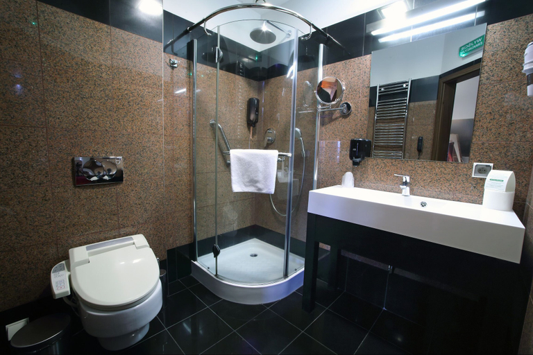 Bathroom 3, Hotel Spichrz, Kartuzy