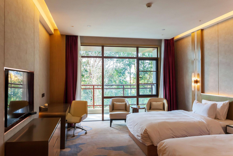 Bedroom 3, Howard Johnson by Wyndham LakeView Hotel Kunming, Kunming