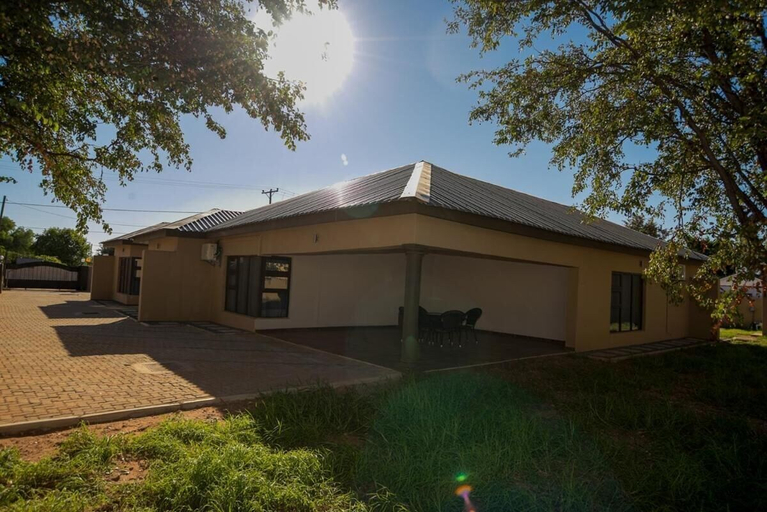 Exterior & Views 2, Peaconwood Boutique B&B, Palapye