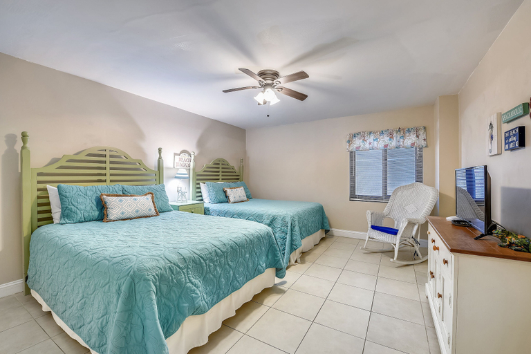 Bedroom 2, Watercrest by Book That Condo, Bay