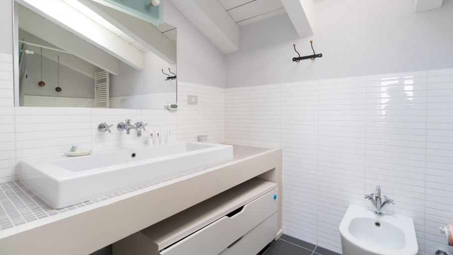 Bathroom 4, Italianway Easy - De Sanctis 14, Milano