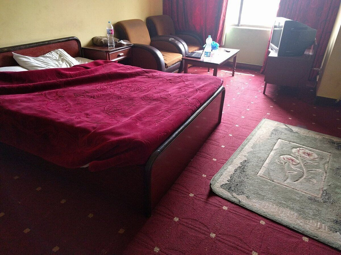Bedroom 4, Hotel Al Bader, Zhob
