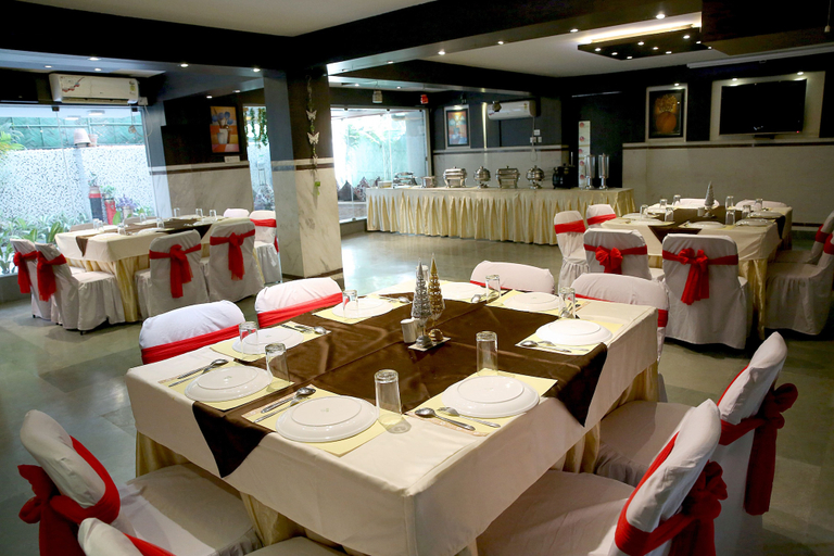 Food & Drinks 5, Tatvam Residency, South 24 Parganas