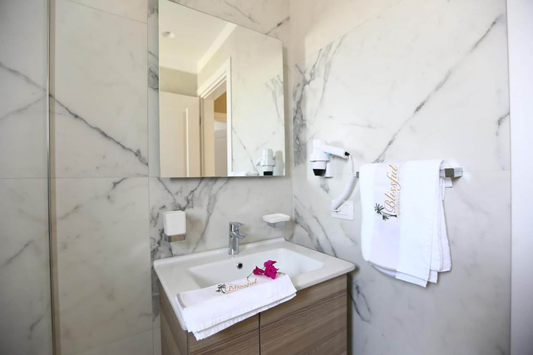 Bathroom 4, Blissful Apartments, Sarandës