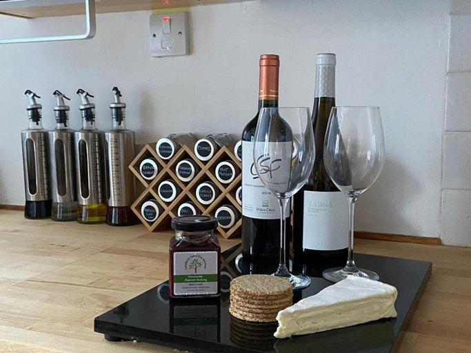 Food & Drinks 5, Charming Barn Conversion on Private Estate, South Ayrshire