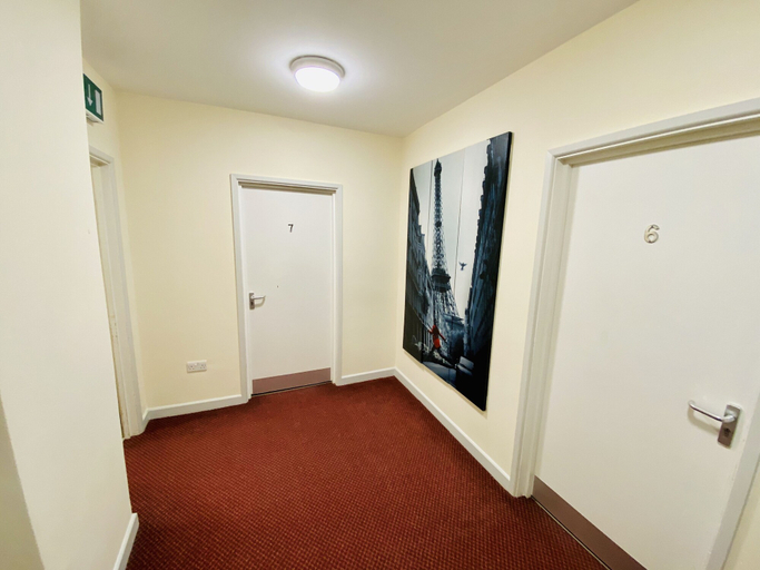 Others 4, Almond Tree Hotel, Oxfordshire