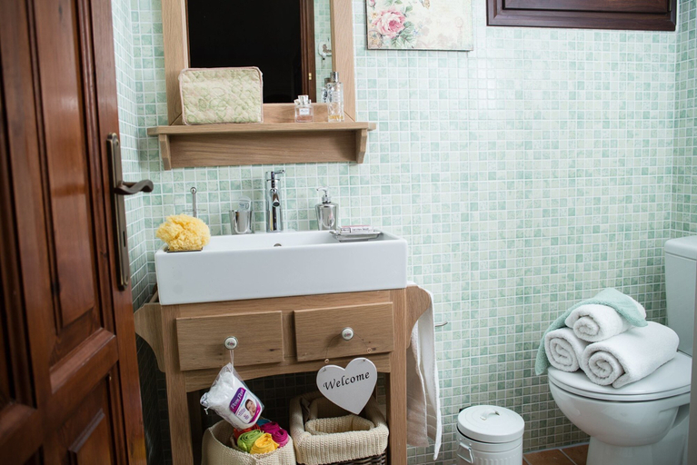Bathroom 3, Amboula Beach Apartments, Ionian Islands