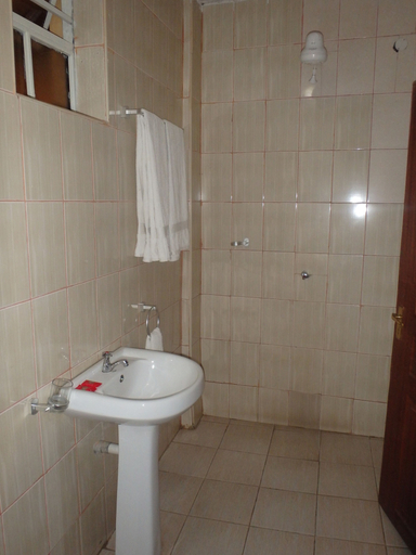 Bathroom 4, Mau Summit Hotel, Narok North
