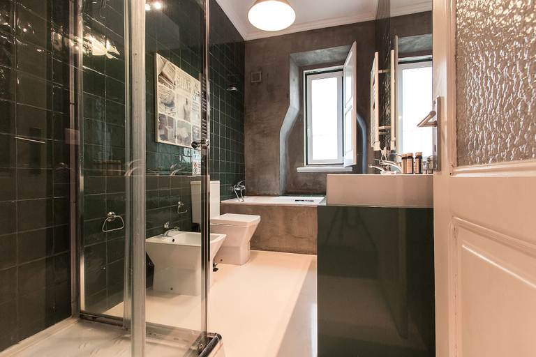 Bathroom, Spacious Tailor Made Bairro Alto, Lisbon