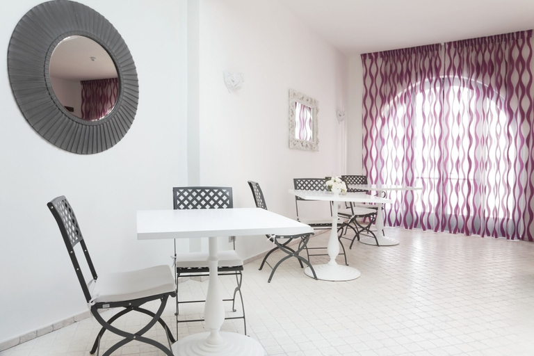 Others 5, Hotel Cutimare, Messina