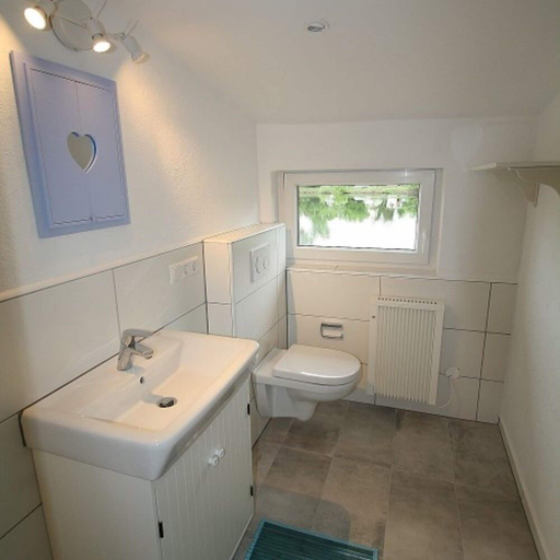 Bathroom 2, Schnuckliges Appartement am Seeufer, Karlsruhe