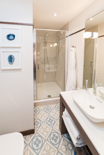 Bathroom 4, Perle Oban Hotel & Spa, Argyll and Bute