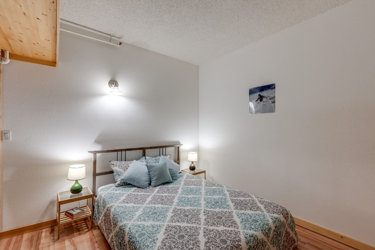 Bedroom 2, 18SLL - Newly Remodeled - Sleeps 4, Whatcom