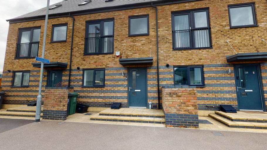 Exterior & Views, The Central Lodge II, Kent