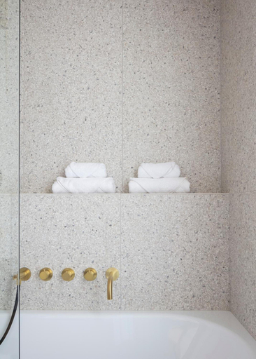 Bathroom 4, Hotel de l'Abbaye, Rhône
