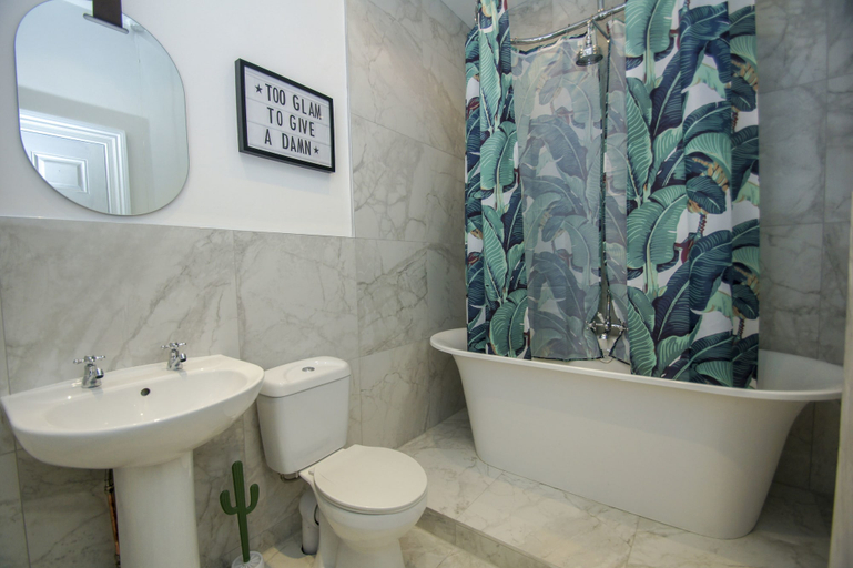 Bathroom 3, Brighton Lanes Townhouse Central by Brighton Holiday Lets, Brighton and Hove