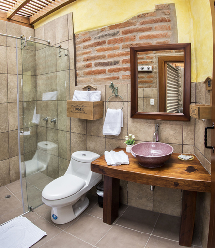 Bathroom 5, Hacienda Las Cuevas Terra Lodge, Quito