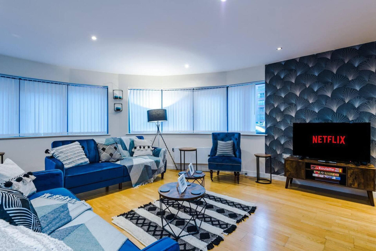 Others 4, Impeccable 2-bed Apartment in Liverpool, Sefton