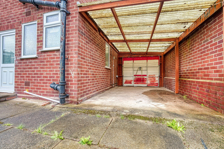 Exterior & Views 2, Modern 3 Bedroom 2 Bath Hse with Parking, Sandwell