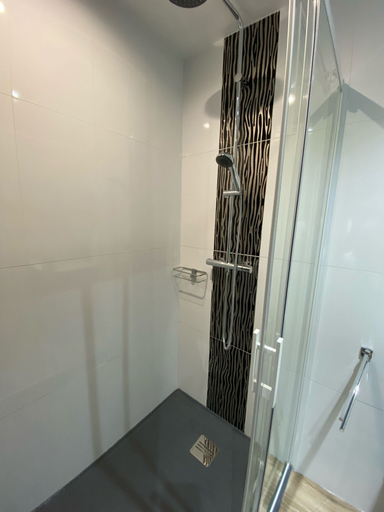 Bathroom 5, La Chaiserie, Nord