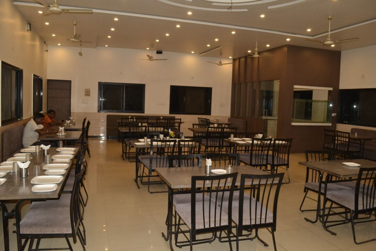 Food & Drinks 4, Hotel Safari Lodge, Chandrapur