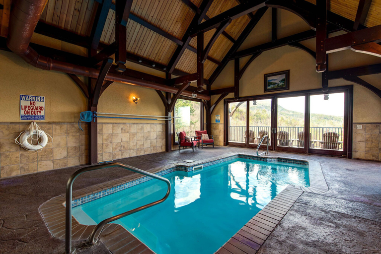 Sport & Beauty 5, Pool On Summit Point - Four Bedroom Cabin, Sevier