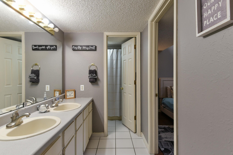 Bathroom 5, Memory Maker Condo - Great Location - Updated - Walk to Restaurant and Store!, Taney