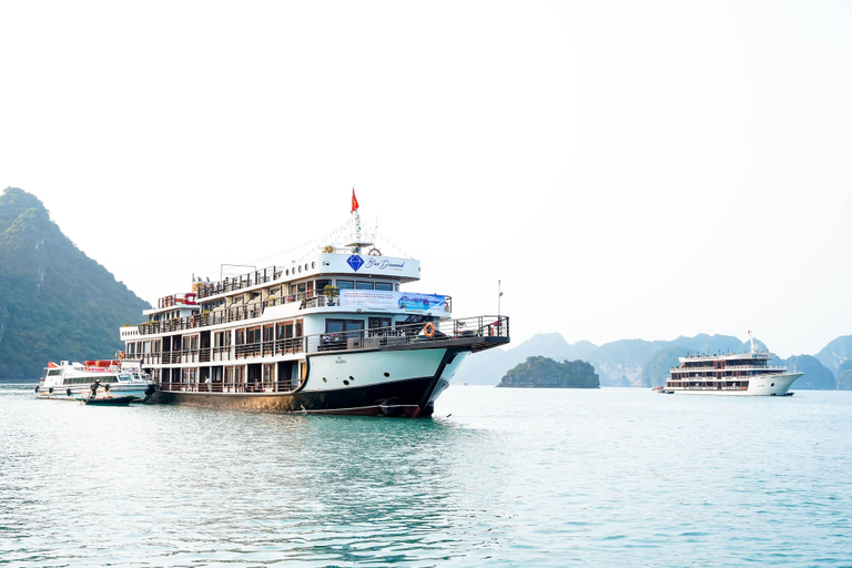 Exterior & Views 2, Blue Diamond Cruise, Hạ Long