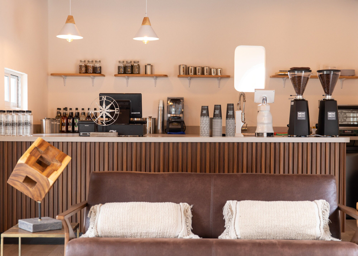Food & Drinks, Beach House by Eazy, Ensenada