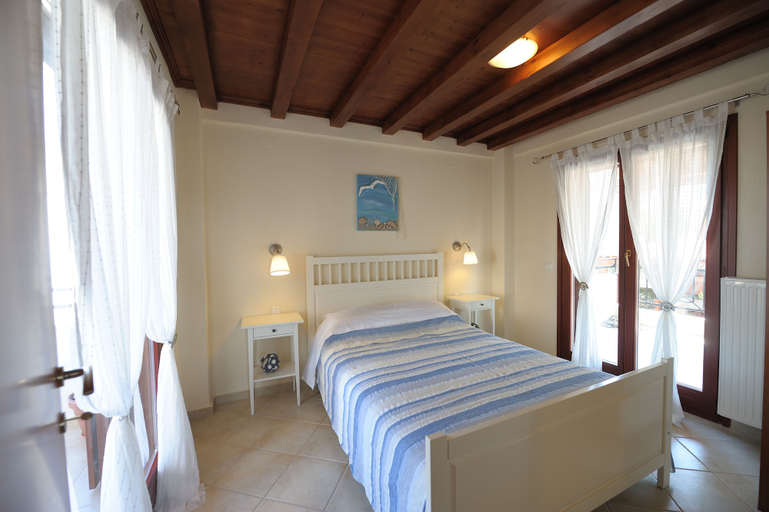 Bedroom 2, Xenonas Liogerma, Central Macedonia