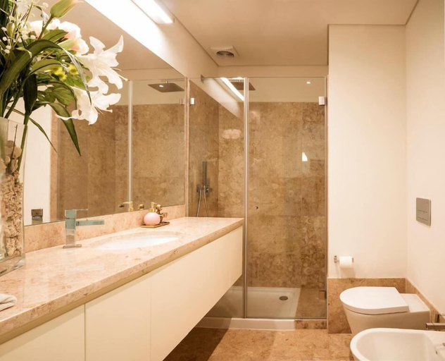 Bathroom 4, Morgan-Jupiter Apartments, Lisbon