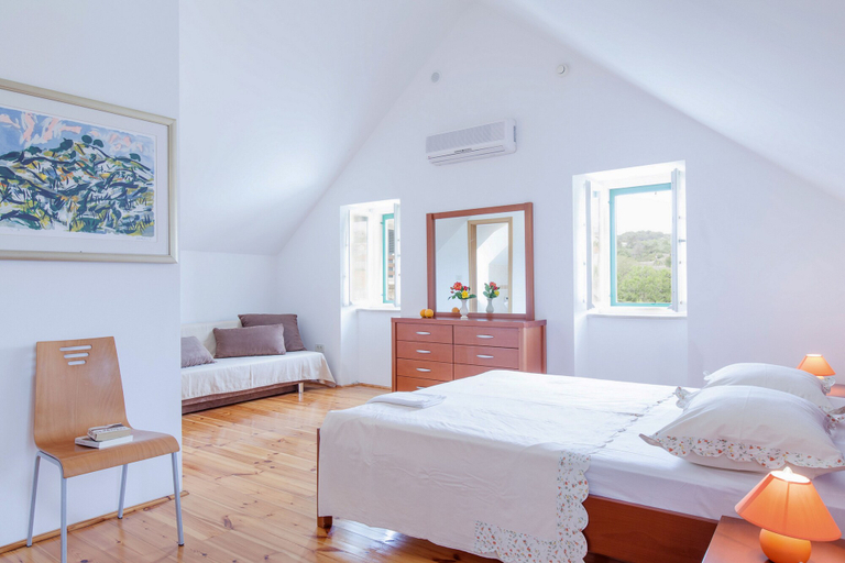 Bedroom 3, Villa Bonaca, Selca